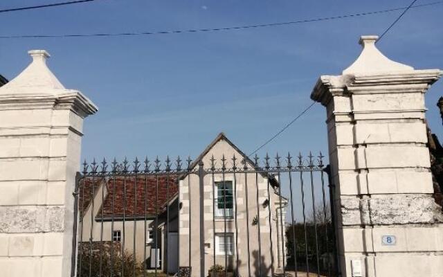 Le Clos Des Augers. Chambre Descartes (Adults Only)