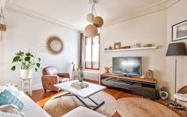 Charming Apartment for 2 in the 12th District