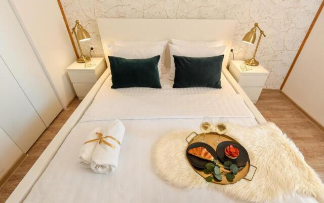 GOLDEN TOUCHES - Elegant - Armeneasca Central Apt