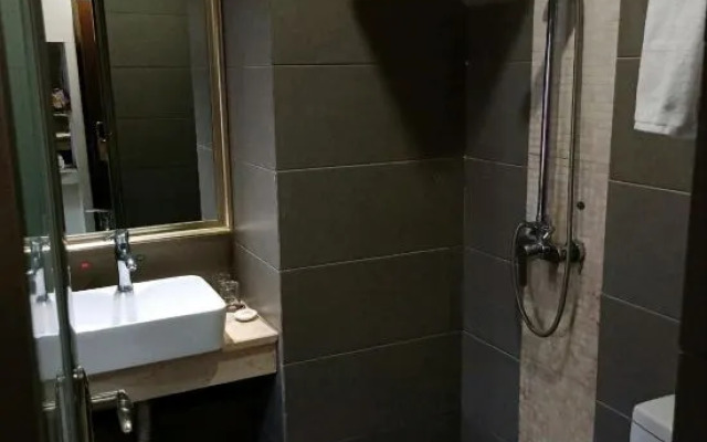 6+1 Chain Hotel Huaihua Railway Station