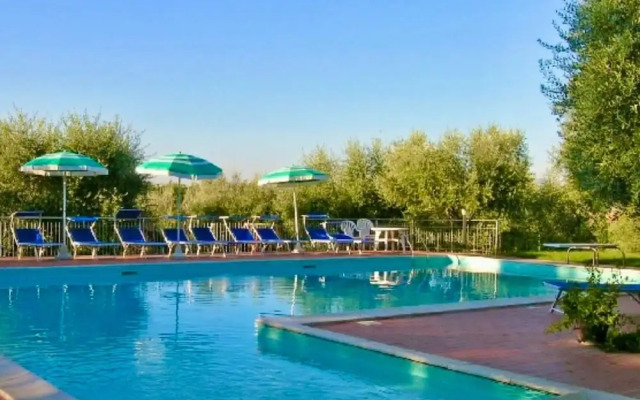 Willow apt With Shared Pool