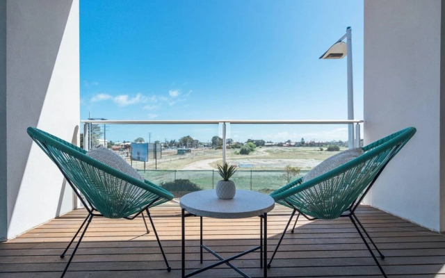 The Cove @ New Port-Pool - Spa - Sauna - Gym & More