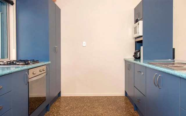 Sands Beach House - Matarangi Holiday Home