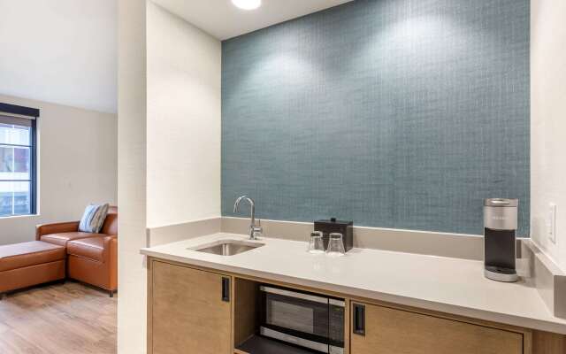 Cambria Hotel Denver Downtown RiNo