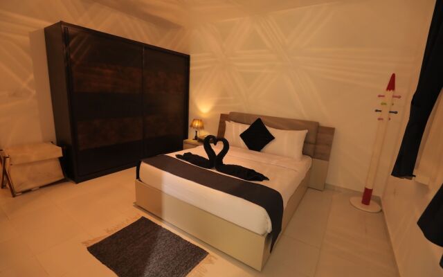 Pyramids Gem Plaza Luxury Hotel Apartments