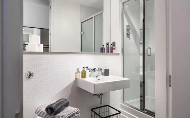 Two-bedroom Apartment at Royal William Yard