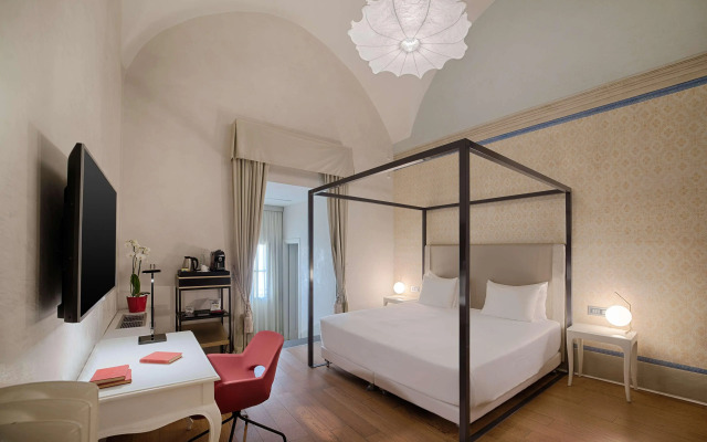 NH Collection Firenze Porta Rossa Hotel