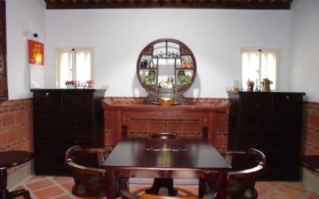 Antique Courtyard B&B