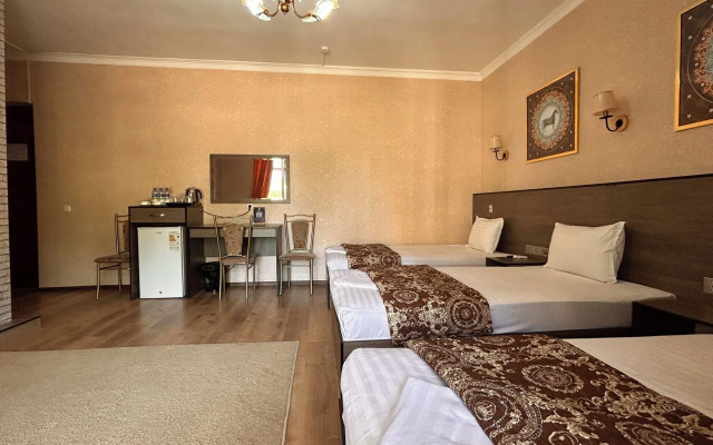 Hotel Ishonch