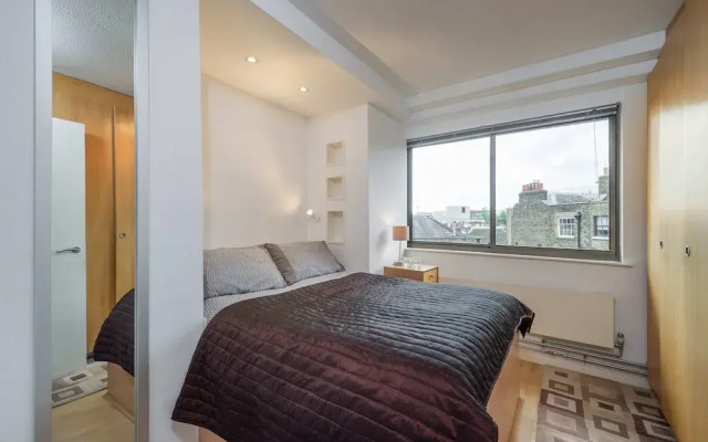 The Snug Spot - Fitzrovia - By Frankie Says