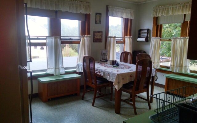 Fish & Loaves Bed and Breakfast