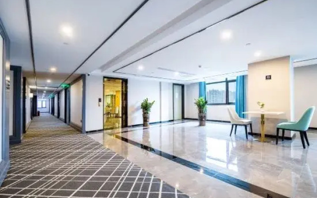 Xi'an Hotel (Dongguan Liaobu Center Store)