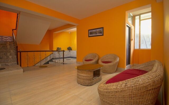 Oyo 24247 Hotel Everest Mansion