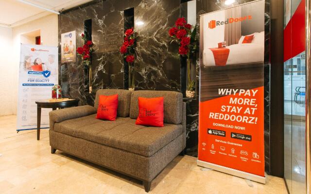 RedDoorz Premium near Greenbelt Makati