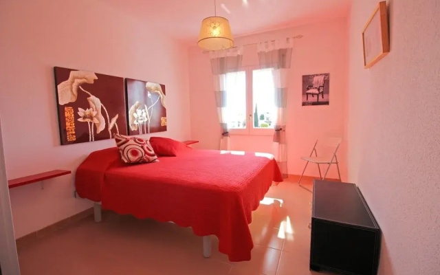 Apartment in Empuriabrava With Lake Views