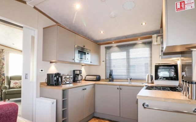 Chichester Lakeside Holiday Park