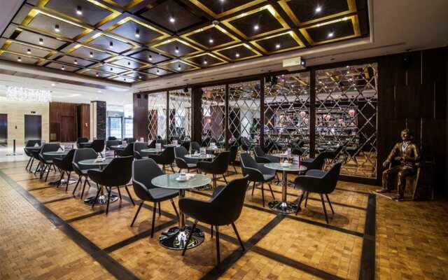 Airport Hotel Okecie