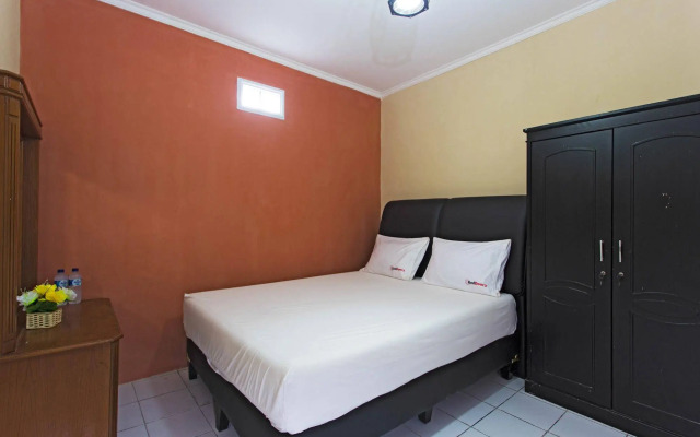 RedDoorz Pesanggrahan