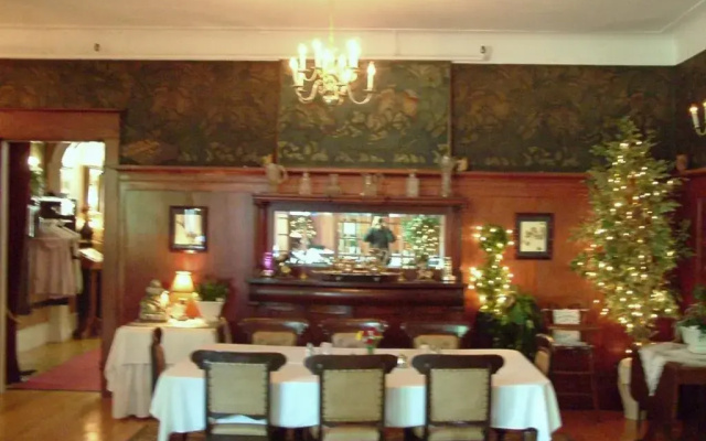 Marshlands Inn