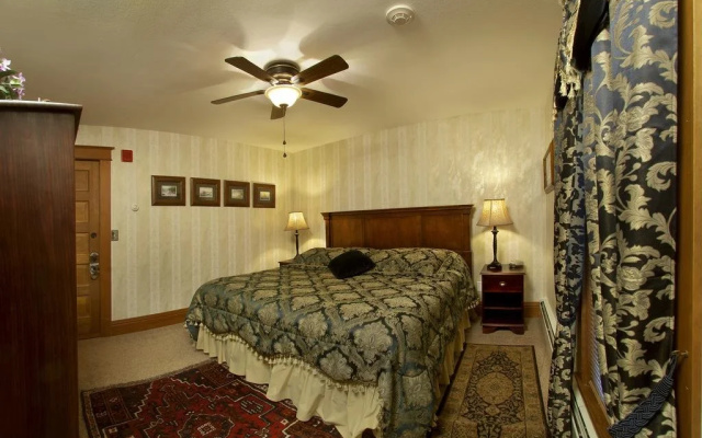 The Historic Elk Mountain Hotel