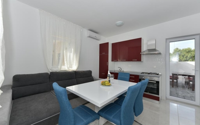 Holiday house Ani 1 - with pool : Privlaka, Zadar riviera