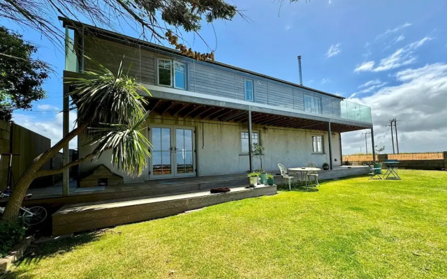 Seawynds Family Home With Far-reaching Sea Views