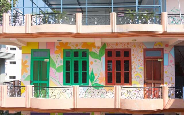 Live Free Hostel