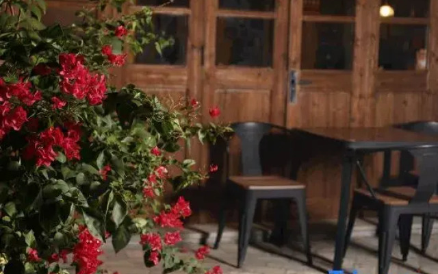 Qingchen Guju Hostel