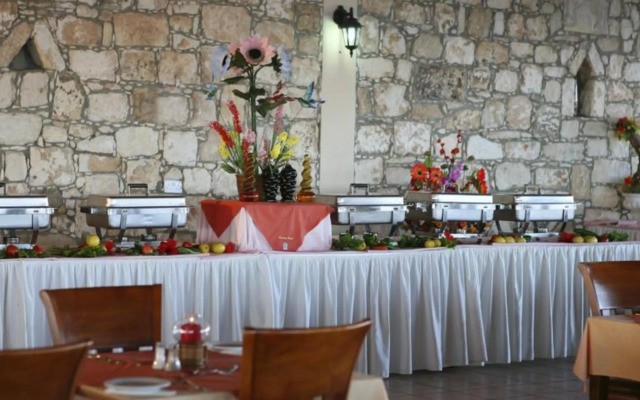 Corallia Beach Hotel Apartments
