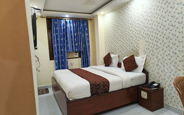 Hotel Amba Deluxe