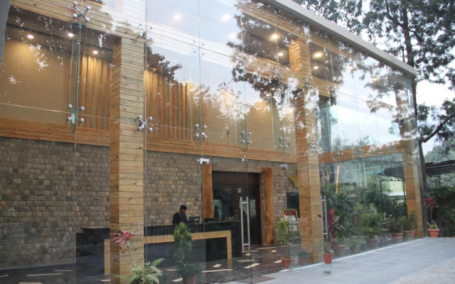 Corbett Suman Grand