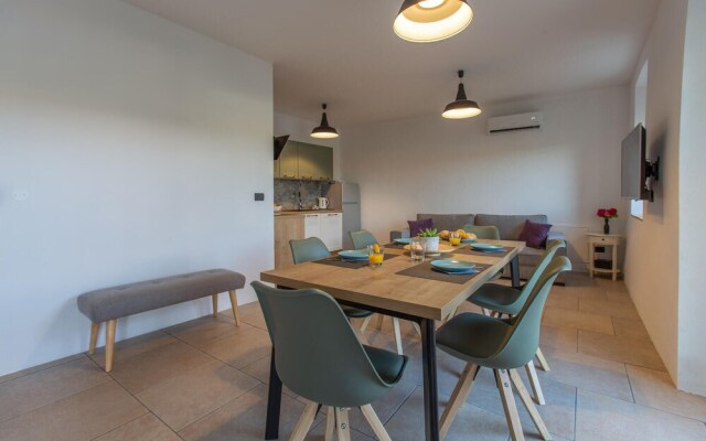 Nice Home in Skofije With 7 Bedrooms, Private Swimming Pool and Outdoor Swimming Pool