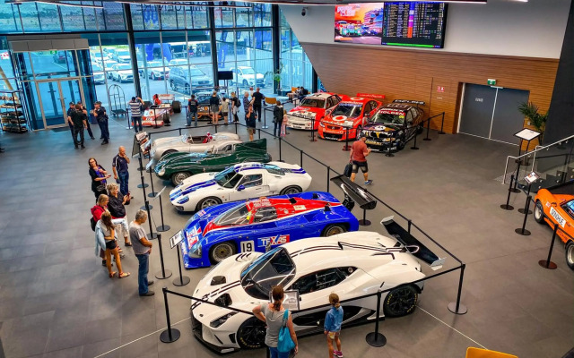 Rydges Pit Lane Hotel