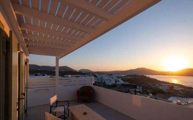 Lorenzo Studios and Suites Paros