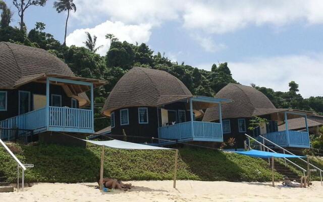 Litia Sini Beach Fales