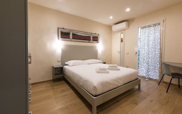 Mercato Contemporary Apartment by Mmega