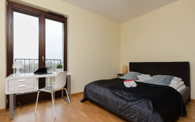 Warsaw Apartment With Parking by Renters