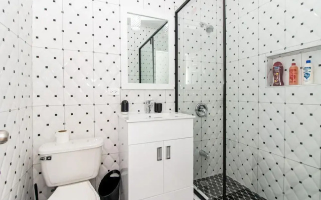 Runaway Bay Gem Suite