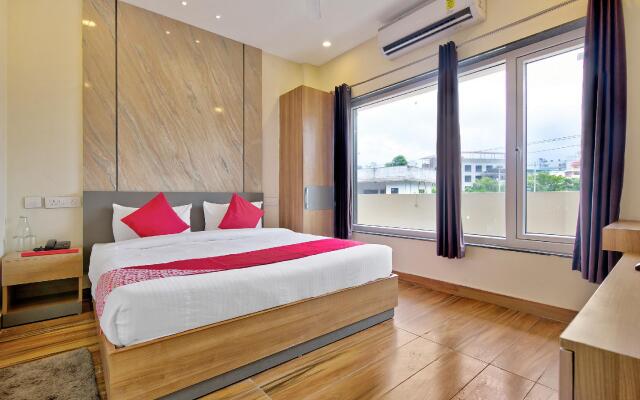 OYO Flagship 30179 Blessings Residency