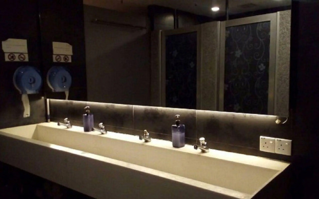 UFO Capsule Hotel