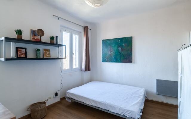 Studio for 2 Prefecture Neighborhood