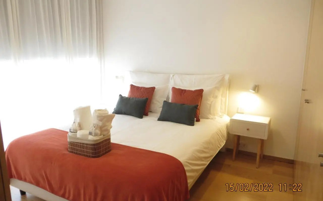 Oporto Yellow Apartments