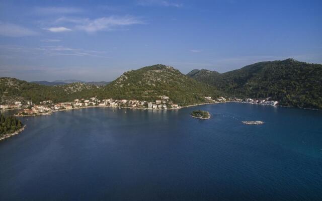 Apartments Tiho & Jelena