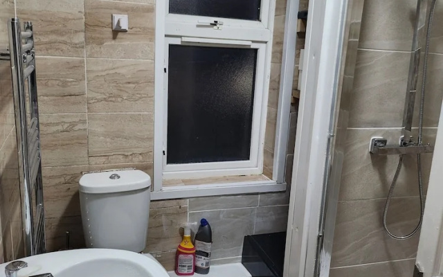 Charming 3-bedroom House Rental in Greater London