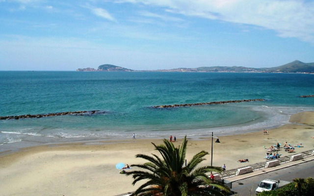 Bajamar Beach Hotel