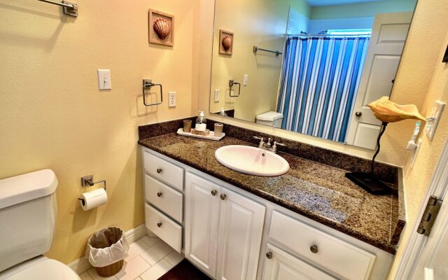 Mi Casa Del Mar 2 Bedroom Home by RedAwning