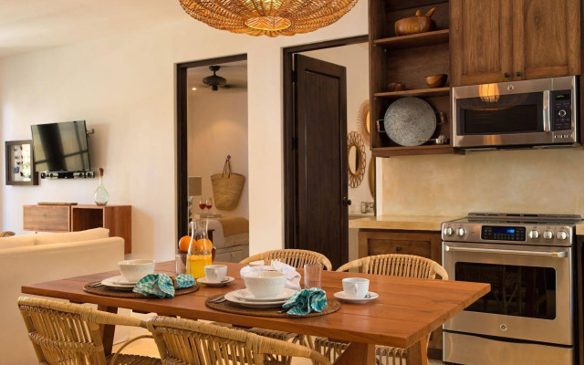 Las Catalinas Collection