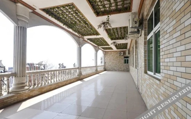Qinshun Seaview Hotel (Nandaihe Xianluo Island Bathing Beach)