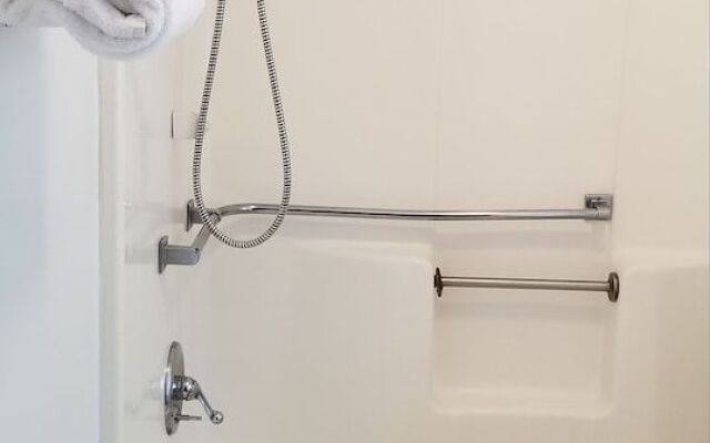 Tanglewood Motel and Log Cabins