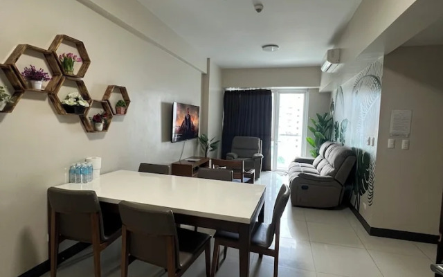 Seaview 2 bedroom near Airport